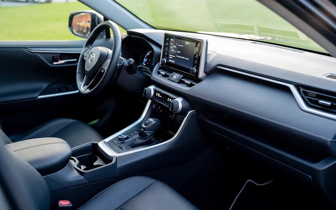 Toyota RAV4 cena 187000 przebieg: 29476, rok produkcji 2021 z Płock małe 631